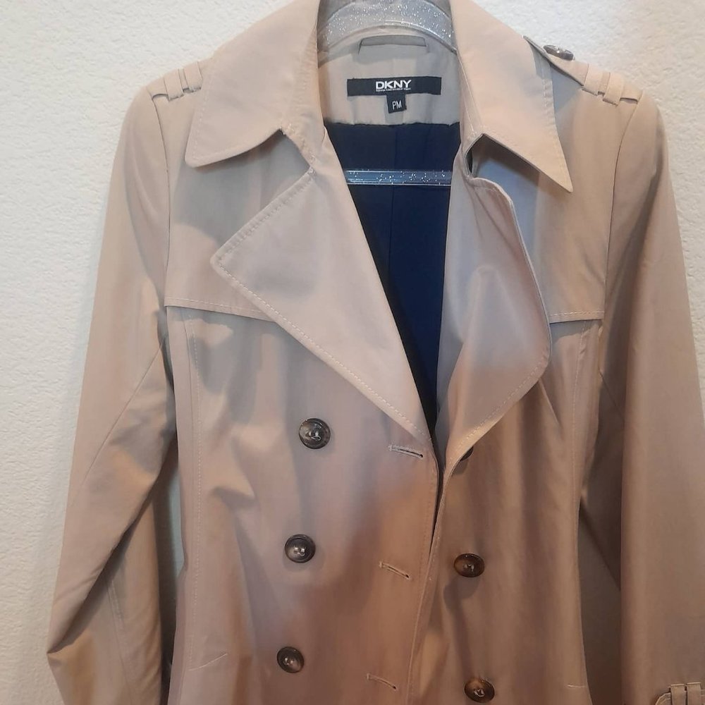 HOST PICK DKNY Trench coat